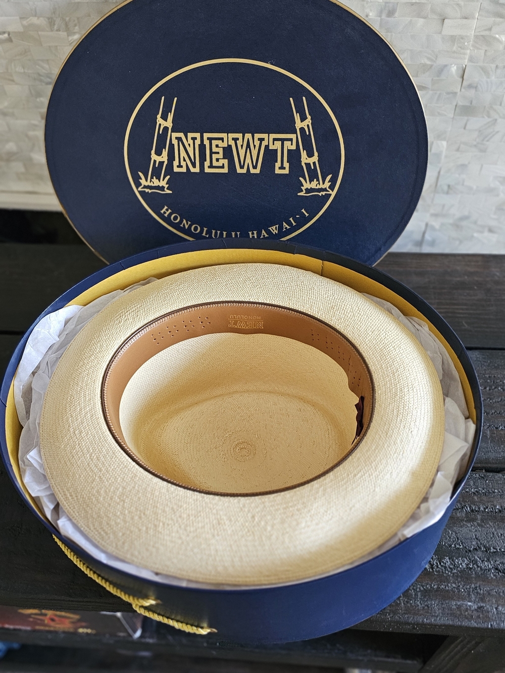 Classic Montecristi  NEWT  Panama Fedora Hat with Black Band - Tan New Whit Box - Picture 8 of 12
